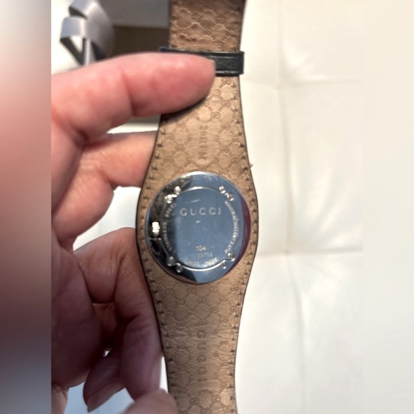GUCCI watch authentic!!! - Picture 7 of 7